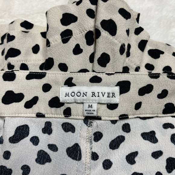 Moon River Short - Picture 6 of 10